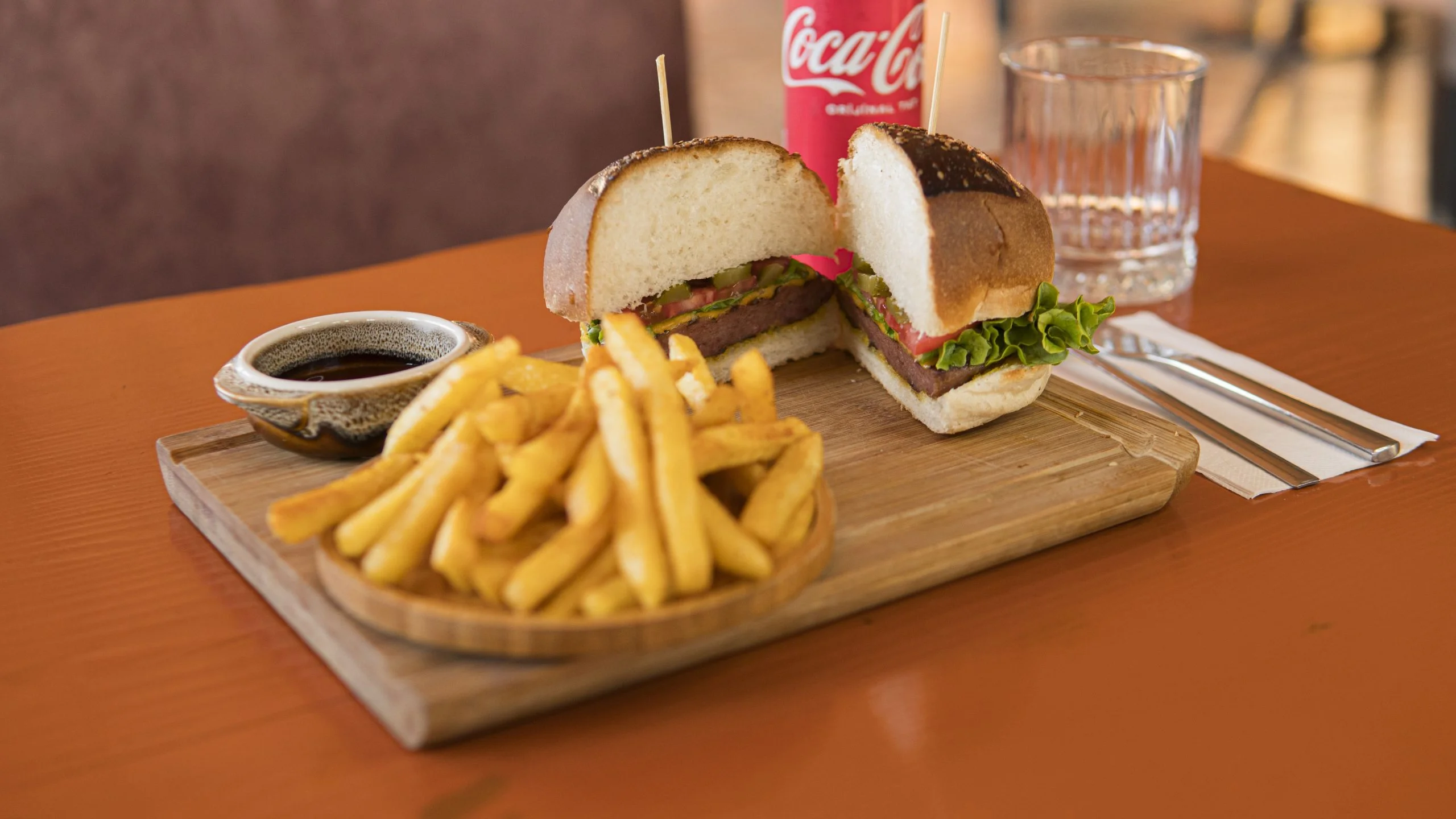 Teras Cafe cheeseburger