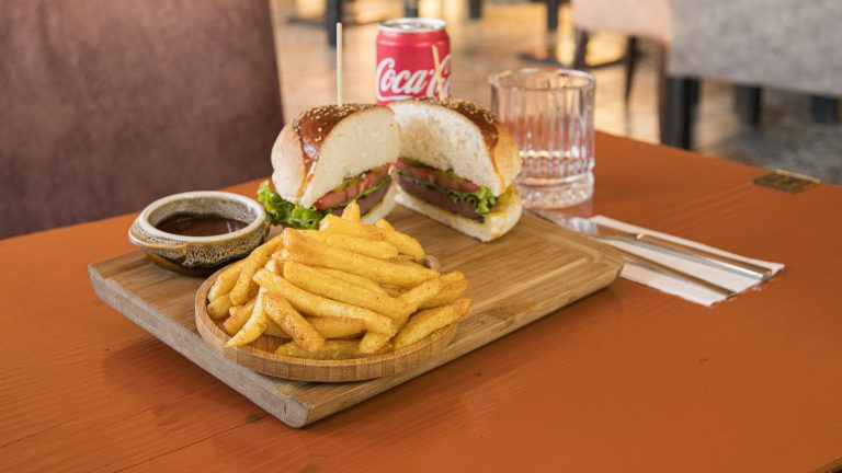 Hamburger - Teras Cafe Üsküdar