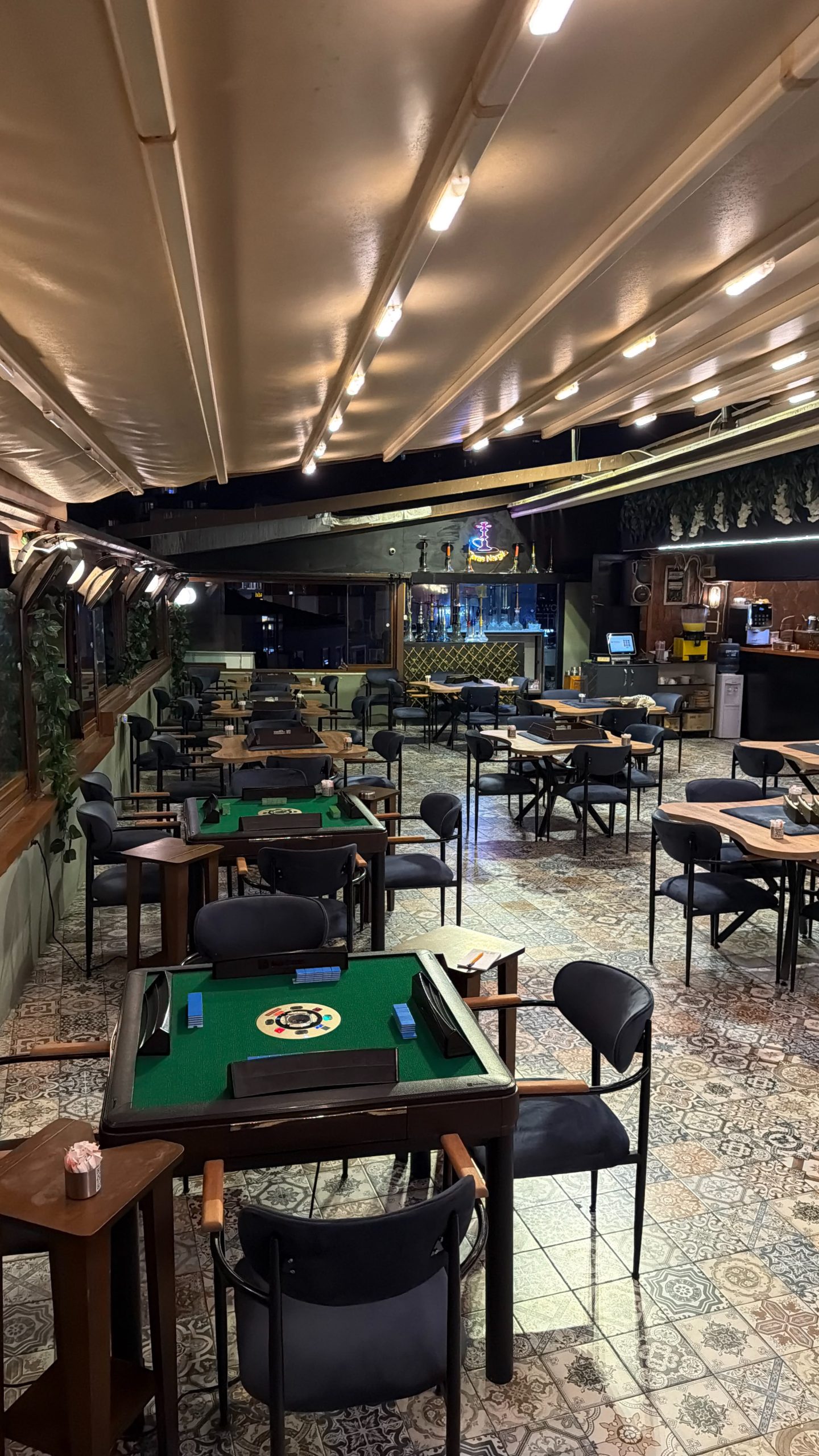 Üsküdar Teras Cafe iç mekan oturma alanı